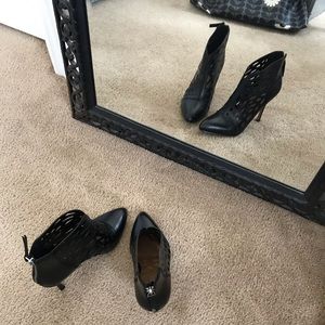 Nine West Black Leather Booties NWOT size 7